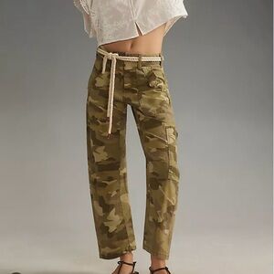 Pilcro Millie low slung barrel pants camo size 30 NWT